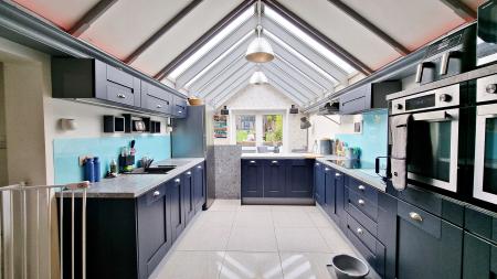 3 bedroom Semi-detached house for sale in Bedford Road, Rushden, Northamptonshire