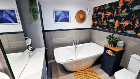 3 bedroom Semi-detached house for sale in Bedford Road, Rushden, Northamptonshire