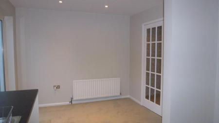 3 bedroom Semi-detached house to let in Byron Crescent, Rushden, NN10