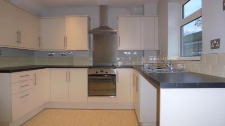 3 bedroom Semi-detached house to let in Byron Crescent, Rushden, NN10