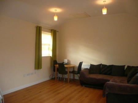 2 bedroom Flat to let in High Street, Finedon, NN9