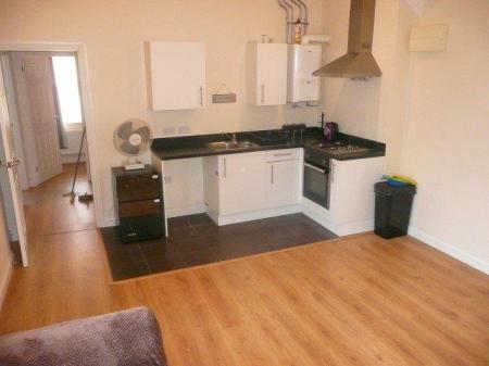 2 bedroom Flat to let in High Street, Finedon, NN9