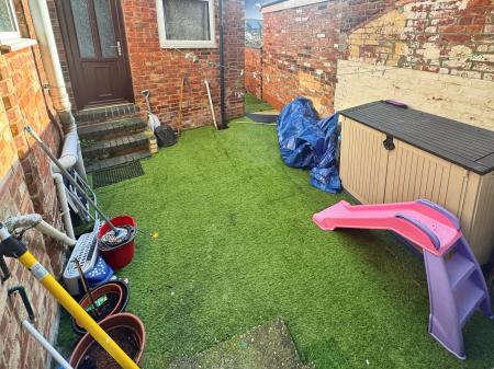 2 bedroom Flat for sale in Mill Road, Wellingborough, Northampton