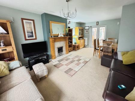 3 bedroom Semi-detached house for sale in Ridgeway, Wellingborough