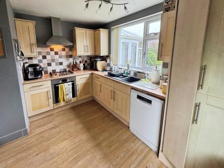 3 bedroom Semi-detached house for sale in Ridgeway, Wellingborough