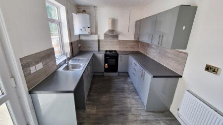 3 bedroom Terraced House to let in Alexandra Road, Wellingborough, NN8