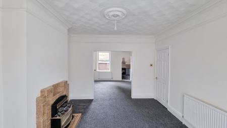 3 bedroom Terraced House to let in Alexandra Road, Wellingborough, NN8