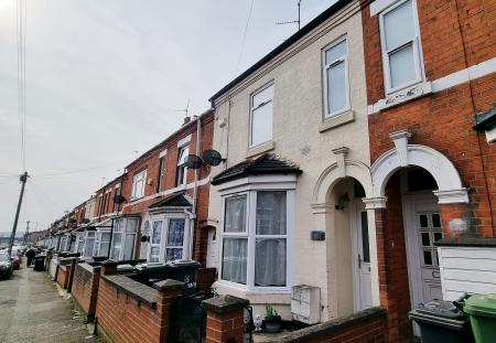 3 bedroom Terraced House to let in Alexandra Road, Wellingborough, NN8