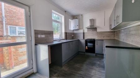 3 bedroom Terraced House to let in Alexandra Road, Wellingborough, NN8