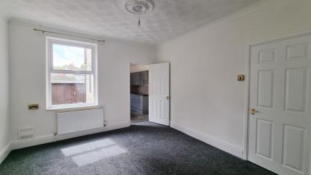 3 bedroom Terraced House to let in Alexandra Road, Wellingborough, NN8