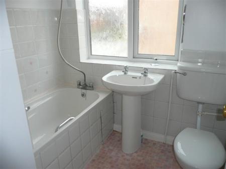 2 bedroom Semi-detached house to let in The Dale, Wellingborough, NN8