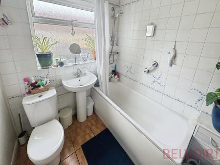 2 bedroom Terraced House for sale in Edinburgh Road, Kettering