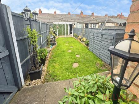 2 bedroom Terraced House for sale in Edinburgh Road, Kettering