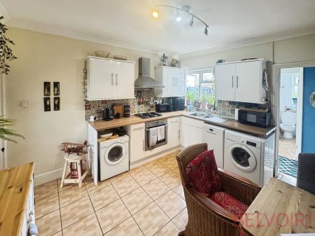 2 bedroom Terraced House for sale in Edinburgh Road, Kettering