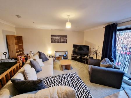 2 bedroom Flat to let in Fields View, Wellingborough, NN8