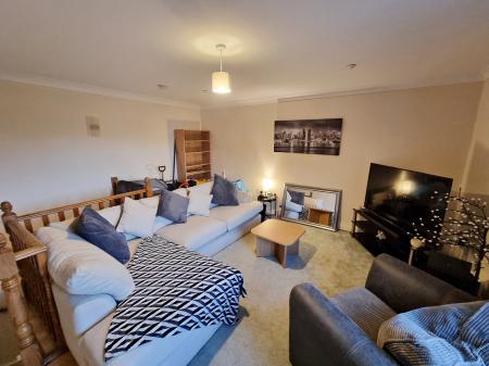 2 bedroom Flat to let in Fields View, Wellingborough, NN8