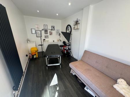 4 bedroom Detached house for sale in Muirfield Road, Wellingborough
