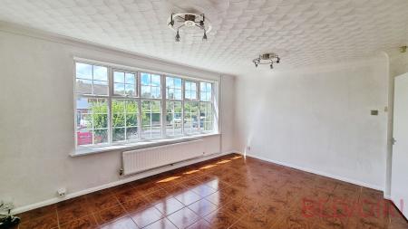 3 bedroom Semi-detached house to let in St Johns Road, Kettering, NN15