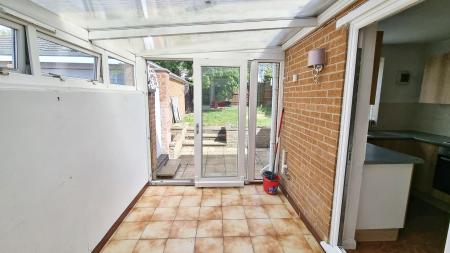 3 bedroom Semi-detached house to let in St Johns Road, Kettering, NN15