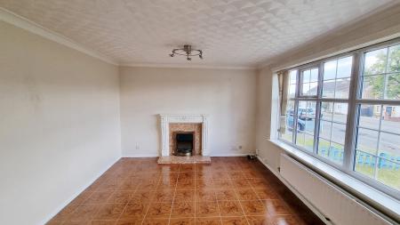 3 bedroom Semi-detached house to let in St Johns Road, Kettering, NN15