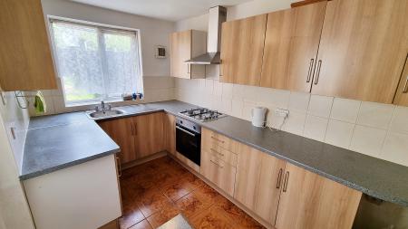 3 bedroom Semi-detached house to let in St Johns Road, Kettering, NN15