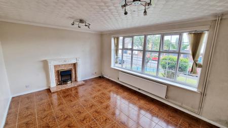 3 bedroom Semi-detached house to let in St Johns Road, Kettering, NN15