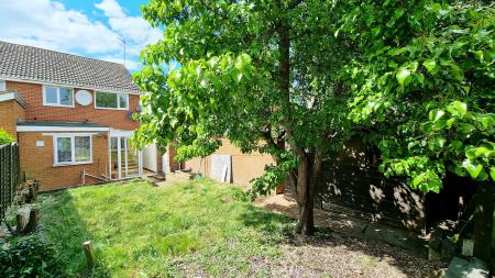 3 bedroom Semi-detached house to let in St Johns Road, Kettering, NN15