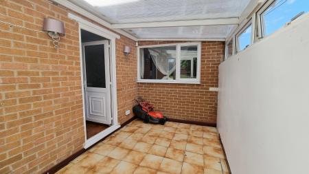 3 bedroom Semi-detached house to let in St Johns Road, Kettering, NN15