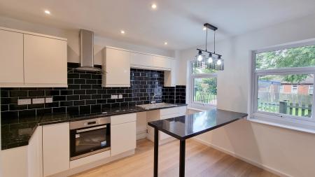 3 bedroom Terraced House to let in Gannet Lane, Wellingborough