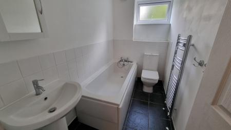 3 bedroom Terraced House to let in Gannet Lane, Wellingborough