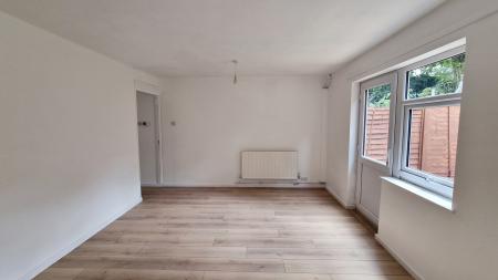 3 bedroom Terraced House to let in Gannet Lane, Wellingborough