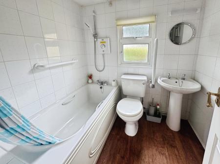 2 bedroom Park home for sale in Pine Crescent, Overstone Lakes