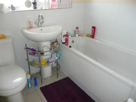 1 bedroom Flat to let in Lucas Close, Irthlingborough, NN9