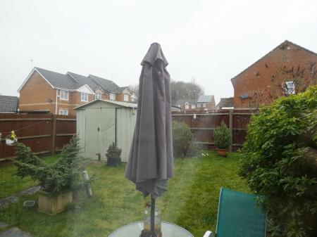 1 bedroom Flat to let in Lucas Close, Irthlingborough, NN9