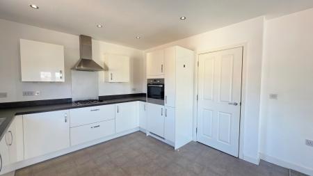 2 bedroom Flat to let in Waterside Road, Wellingborough, NN8