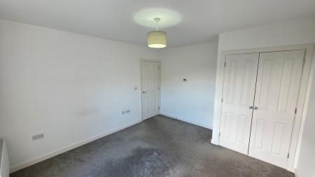 2 bedroom Flat to let in Waterside Road, Wellingborough, NN8