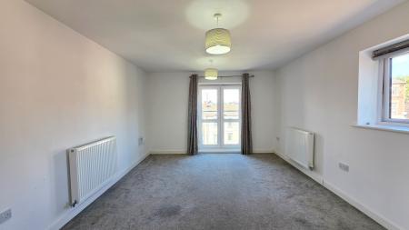 2 bedroom Flat to let in Waterside Road, Wellingborough, NN8