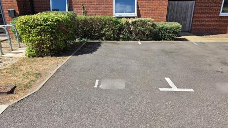 2 bedroom Flat to let in Waterside Road, Wellingborough, NN8