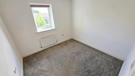 2 bedroom Flat to let in Waterside Road, Wellingborough, NN8