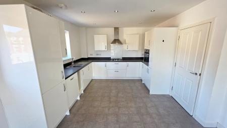 2 bedroom Flat to let in Waterside Road, Wellingborough, NN8