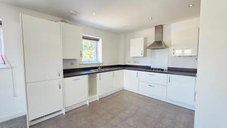2 bedroom Flat to let in Waterside Road, Wellingborough, NN8
