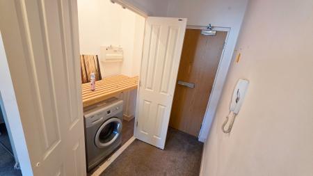 2 bedroom Flat to let in Waterside Road, Wellingborough, NN8