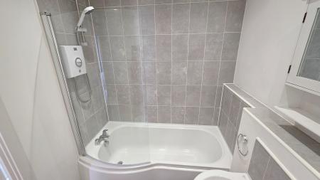 2 bedroom Flat to let in Waterside Road, Wellingborough, NN8