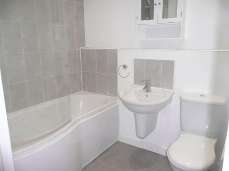 2 bedroom Flat to let in Waterside Road, Wellingborough, NN8