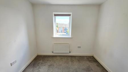 2 bedroom Flat to let in Waterside Road, Wellingborough, NN8