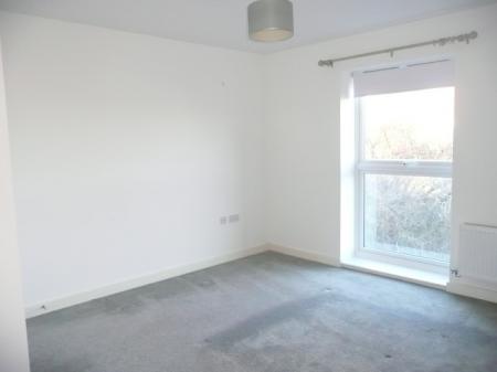 2 bedroom Flat to let in Waterside Road, Wellingborough, NN8
