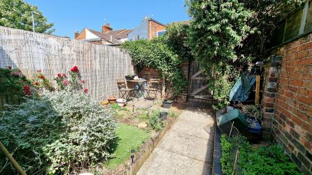 2 bedroom Terraced House to let in Winstanley Road, Wellingborough, NN8
