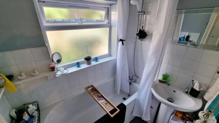 2 bedroom Terraced House to let in Winstanley Road, Wellingborough, NN8