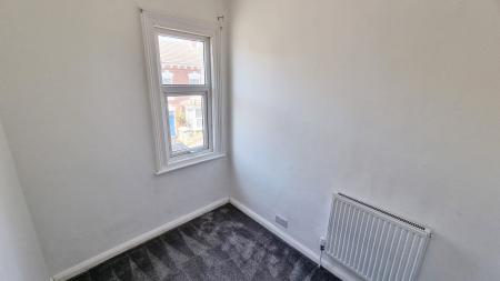 4 bedroom Terraced House to let in Knox Road, Wellingborough