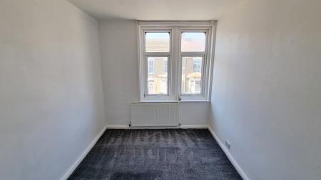 4 bedroom Terraced House to let in Knox Road, Wellingborough